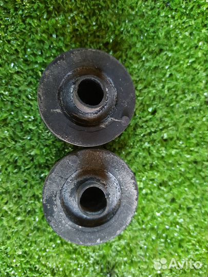 Подушка радиатора Toyota Camry 50