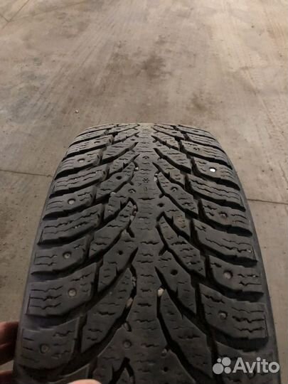 Комплект шипов. колес Nokian 235/65 r18 на Nissan