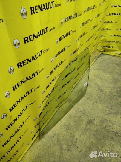 Стекло двери переднее левое Renault Megane седан