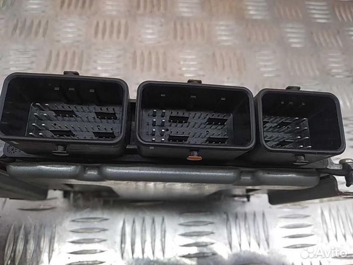 Блок управления двигателем Nissan X-Trail