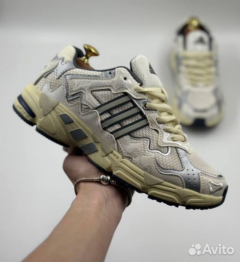 Кроссовки Adidas Bad Bunny Response CL p-8494