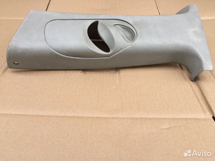 Облицовка стойки левая 98ABA24583 Ford Focus 1