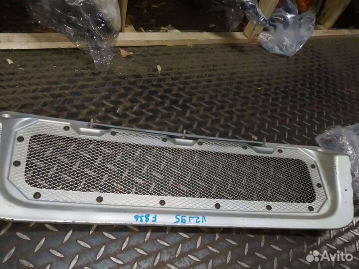 Продам накладку на рестайлинговую дугу toyota land