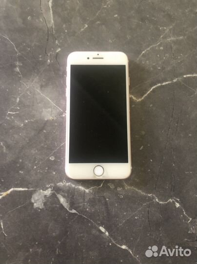 Телефон iPhone 7 128