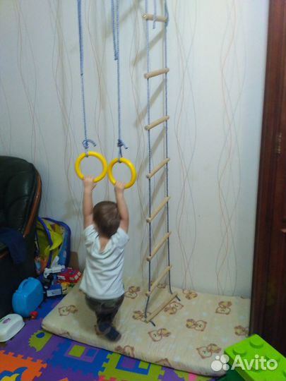 Турник настенный детский