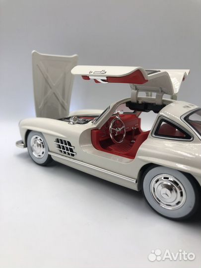 Модель автомобиля Mercedes 300SL 1954 1:24 мерс