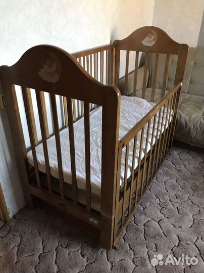 Детская кроватка