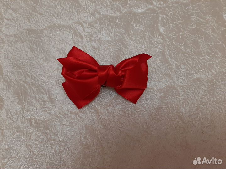 Заколка-бант