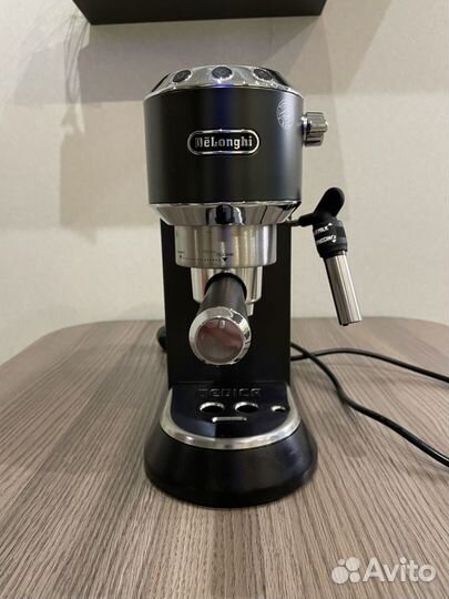 Delonghi Dedica EC 685 Рожковая кофеварка