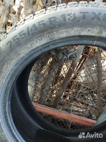 Continental IceContact 2 255/45 R18
