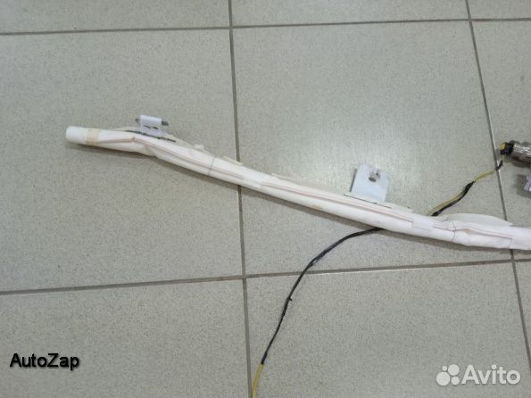 Тойота Королла Е210 безопасность в крышу