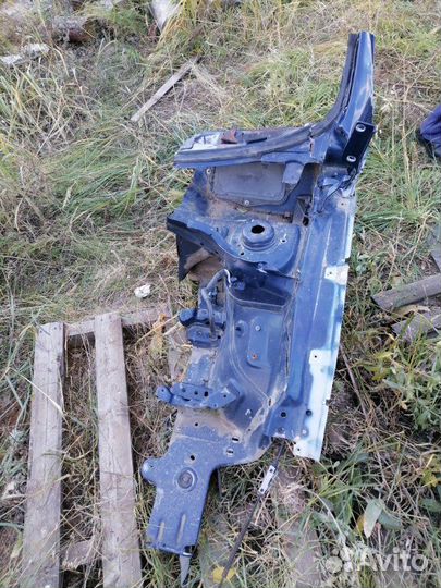 Четверть передний правый Volkswagen Passat B6