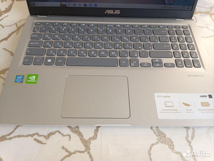 Ноутбук asus