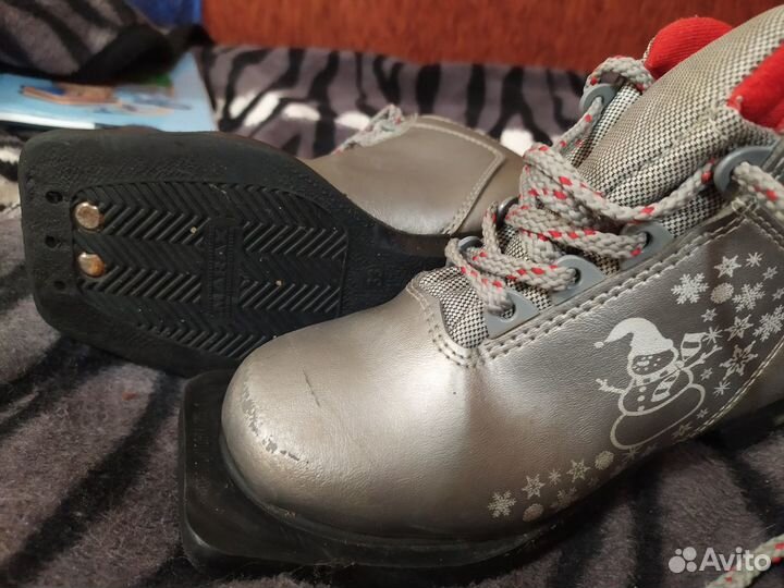 Детские лыжные ботинки