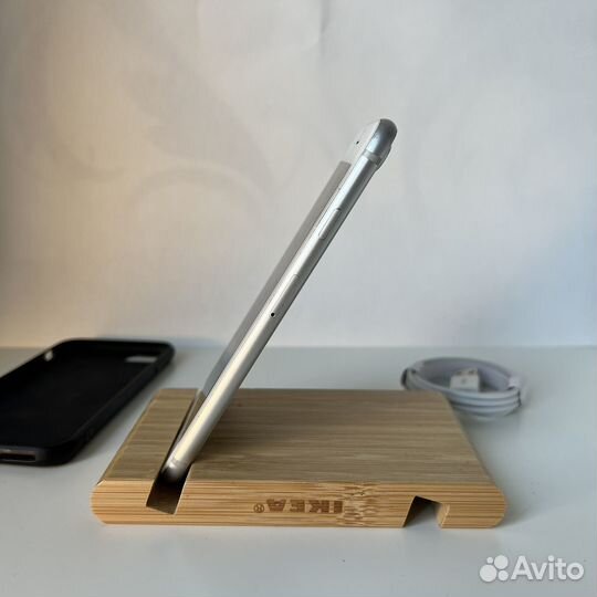 iPhone 8, 64 ГБ