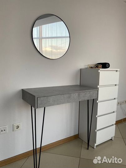 Туалетный столик