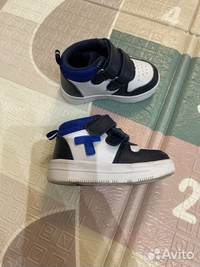 Кроссовки детские