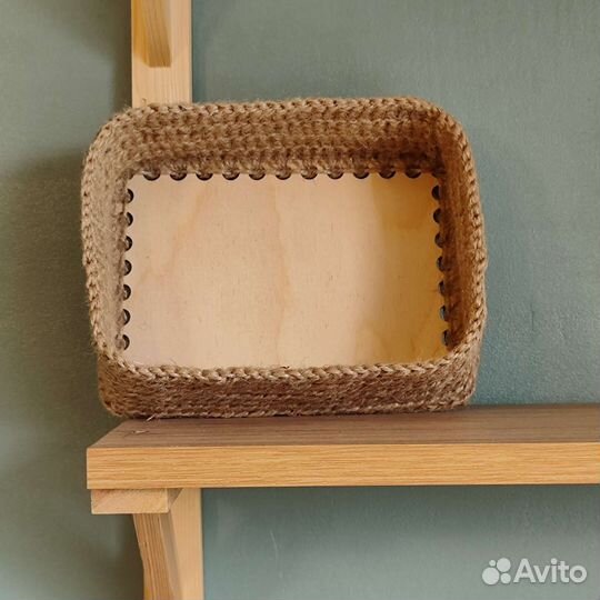 Вязаная корзинка