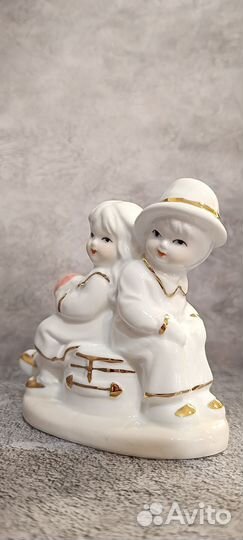 Статуэтка фарфоровая, новая, 11*6 см, высота 11 см