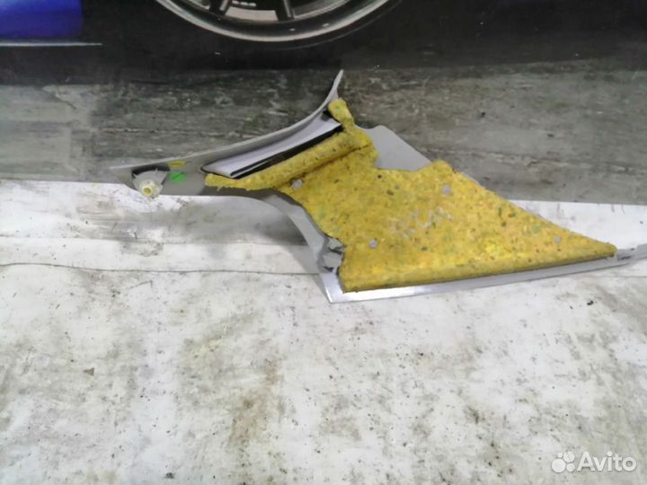 Накладка стойки задняя Mercedes W211