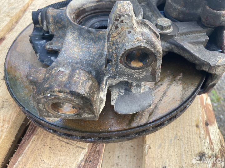 Поворотный кулак audi a4 b5