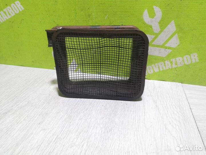 Решетка вентиляционная Фольксваген Пассат Б3