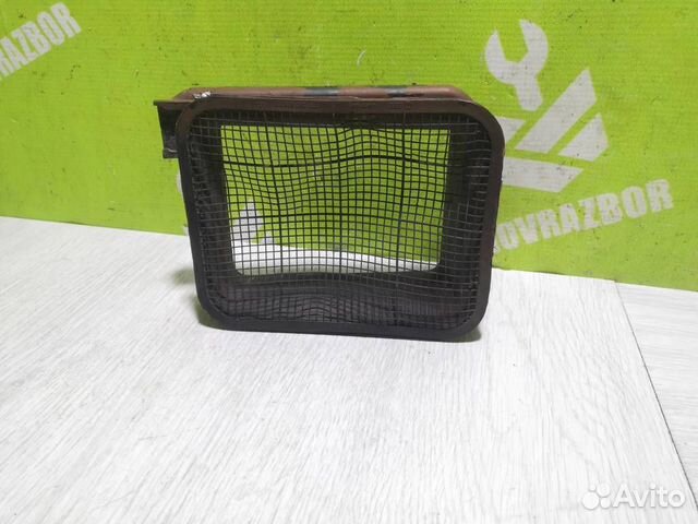 Решетка вентиляционная Фольксваген Пассат Б3