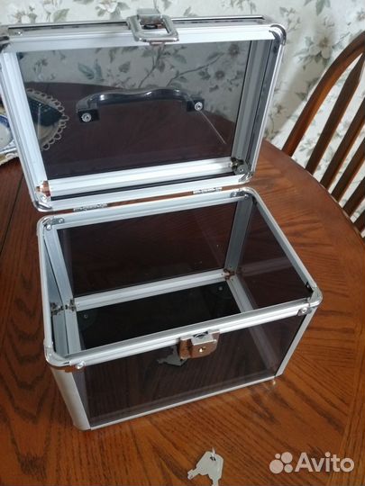 Чемодан для инструмента, украшений