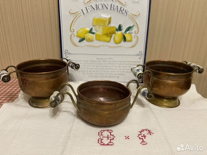 Небольшие медные кашпо три шт