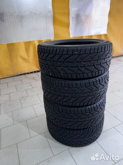 Winter Tact WT 80 235/45 R18