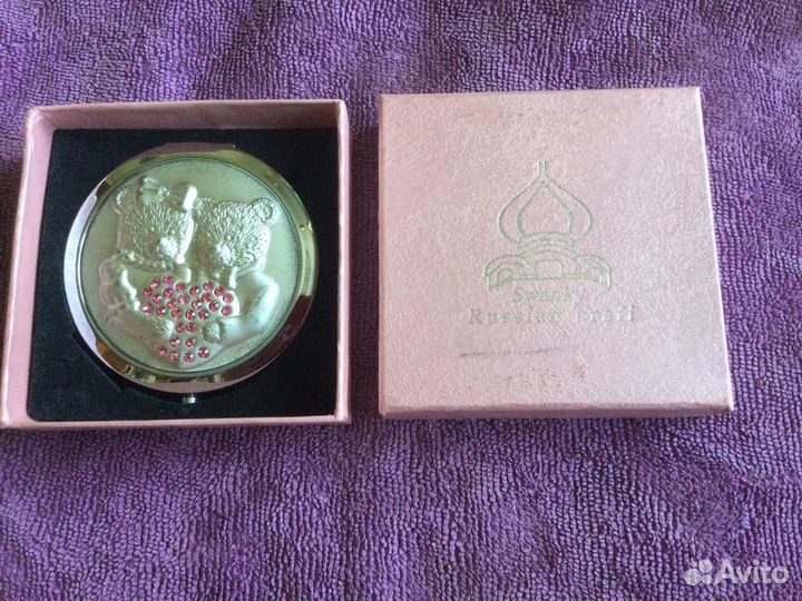 Зеркальце карманное в коробочке