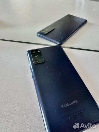 Телефон samsung s20fe