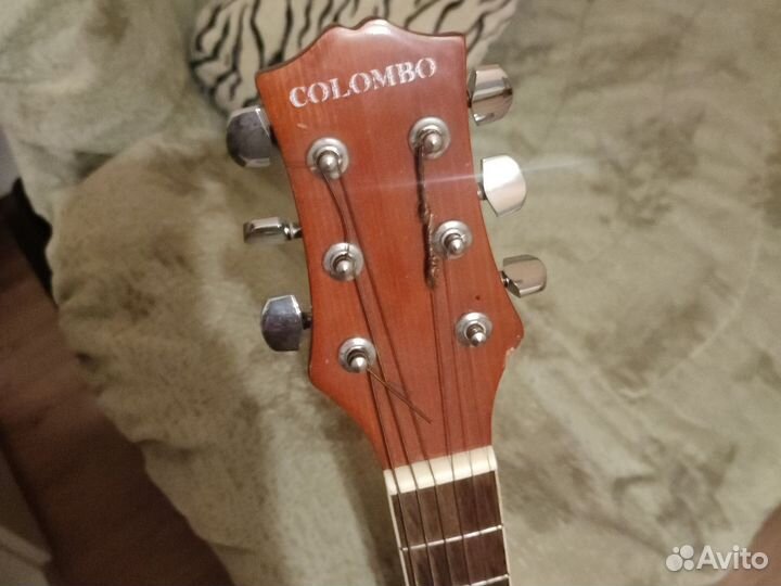 Акустическая гитара