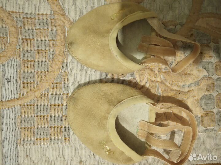 Обруч, мяч гимнастический+ вертушки соло