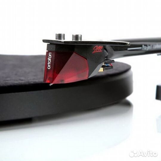 Проигрыватель Pro-Ject Debut Carbon 2M-Red