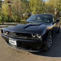 Dodge Challenger 3.6 AT, 2018, 75 000 км, с пробегом, цена 2 100 000 руб.