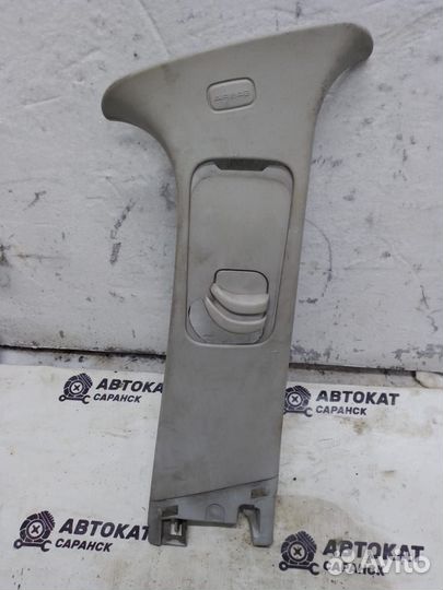 Обшивка стойки центральная левая Peugeot 307