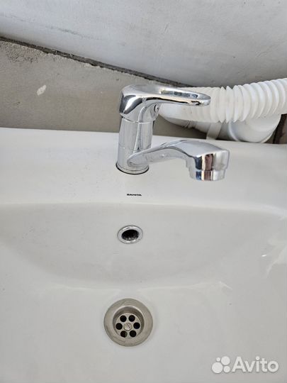 Унитаз и раковина от застройщика