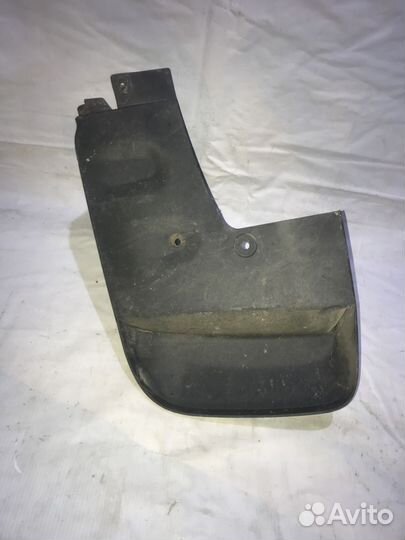 Брызговик задний правый Mitsubishi Pajero Sport II