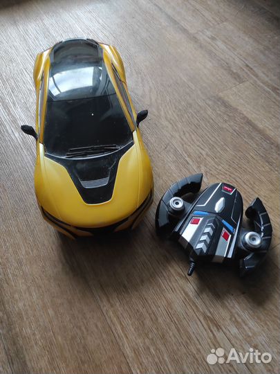 Машина трансформер на пульте управления