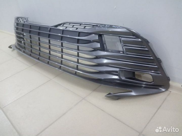 Решетка радиатора Toyota Camry V70, XV70
