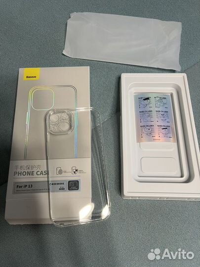 Новый прозрачный чехол на iPhone 13