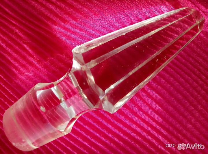 Графин из марганцевого хрусталя