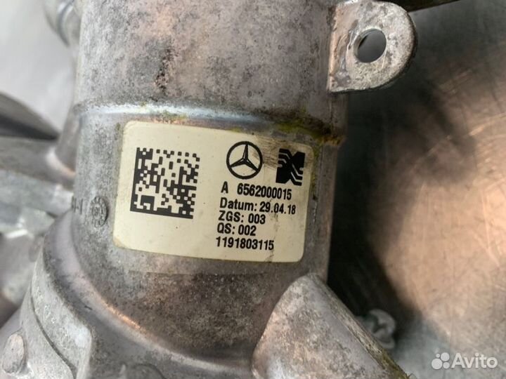 Помпа Mercedes E-Class W213 OM656 2.9 CDI 2018