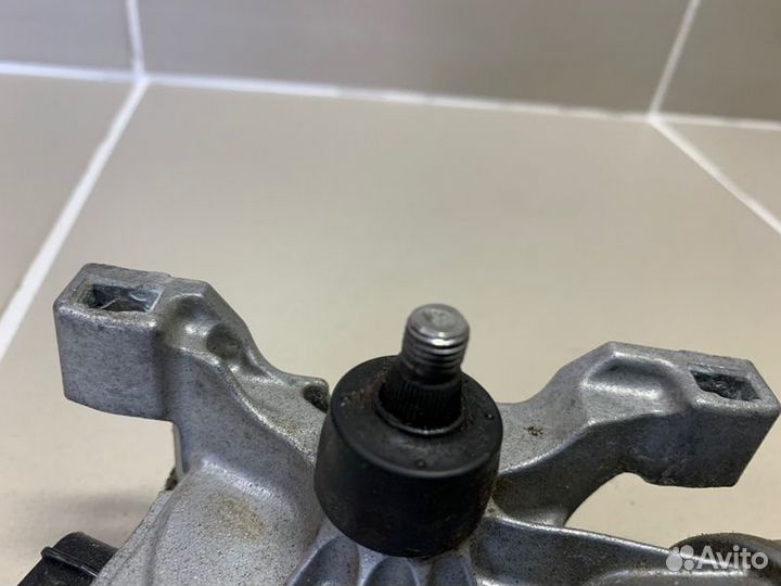 Моторчик стеклоочистителя Toyota Hilux 7 2014