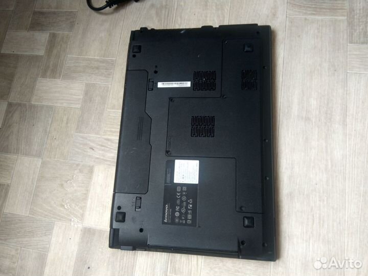 Lenovo G570e Core i5 2410m, Nvidia GT 410m