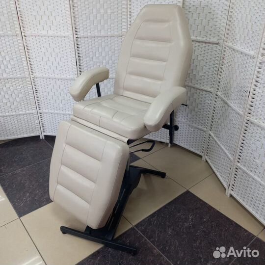 Косметологическое кресло на гидравлике