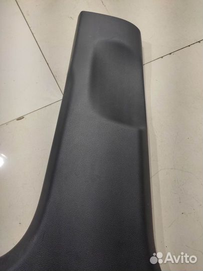 Обшивка центральной стойки(левая нижняя)