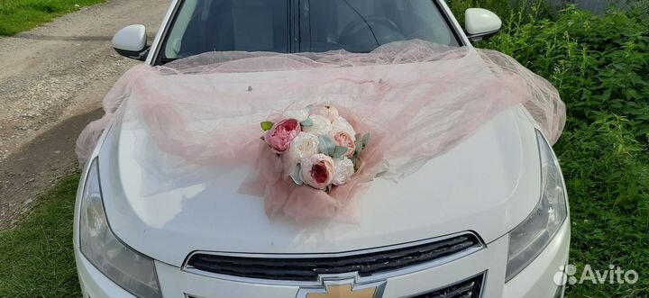 Свадебные украшения на машину