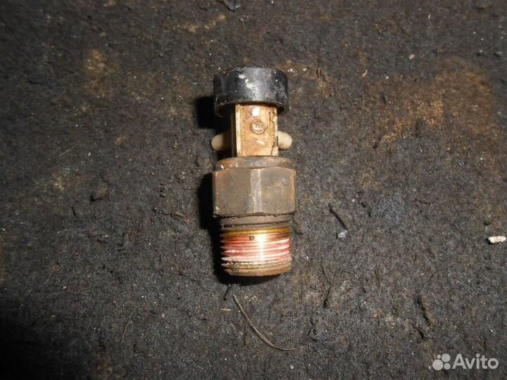 Клапан вакуумный Mazda Familia BF(85-87)